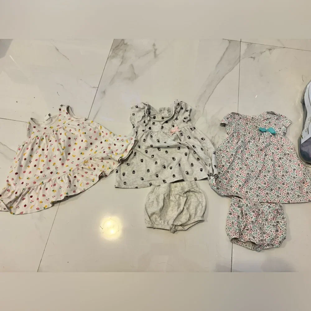 Matching set  6-9 months #15